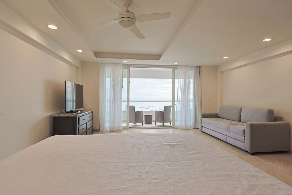 Suite Junior Panorámica con Balcón y Vista al Océano