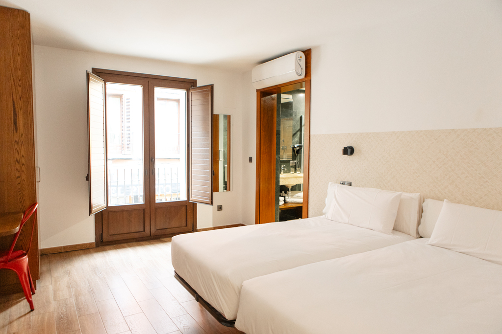 Double room with two beds