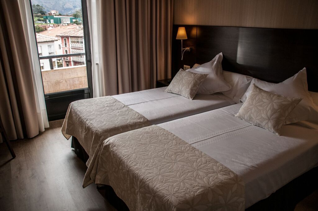 Twin room with balcony