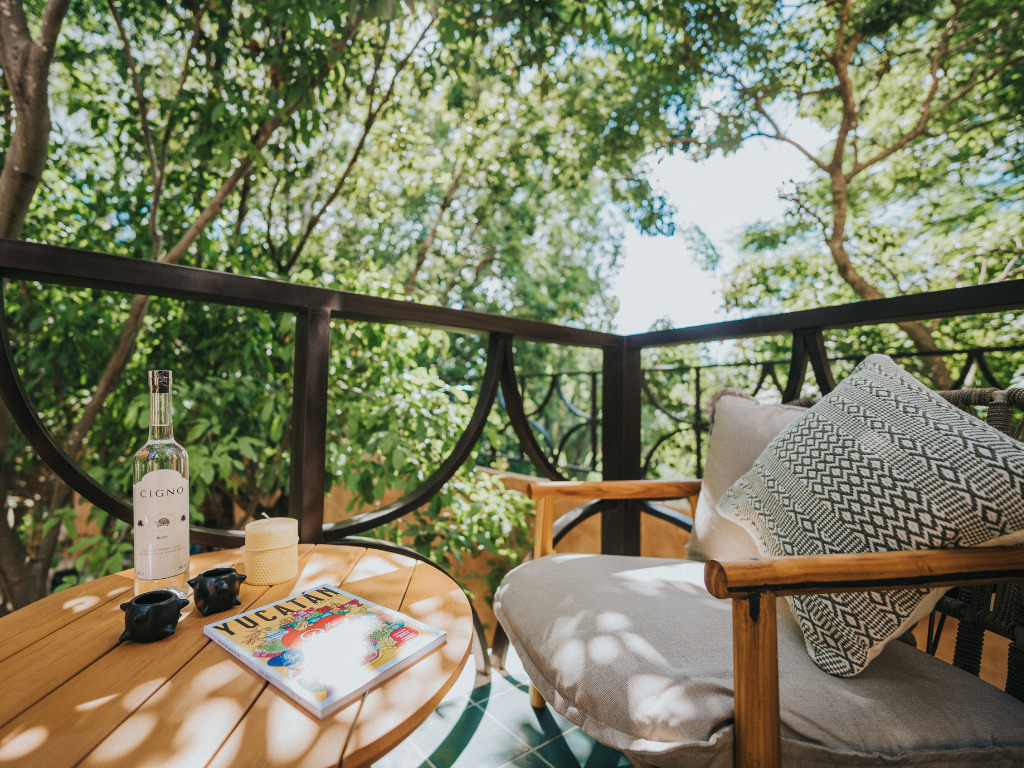 Jr Suite with balcony garden view