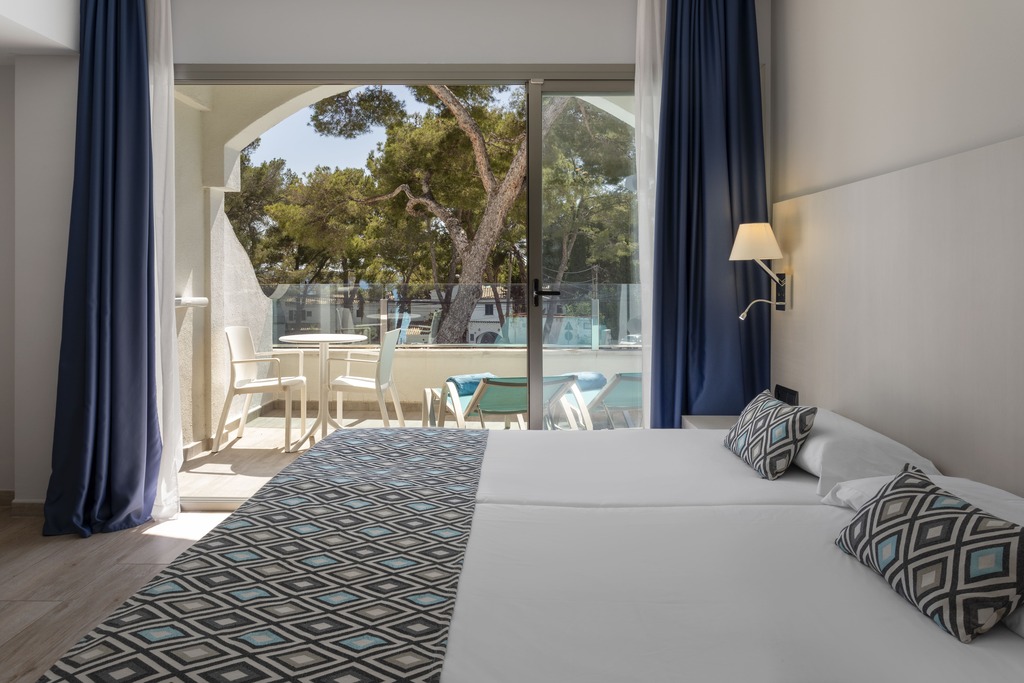 Deluxe Superior Room
