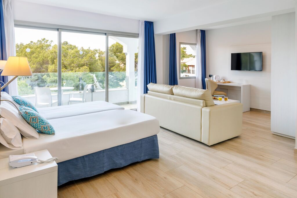 Superior Room Side Sea View