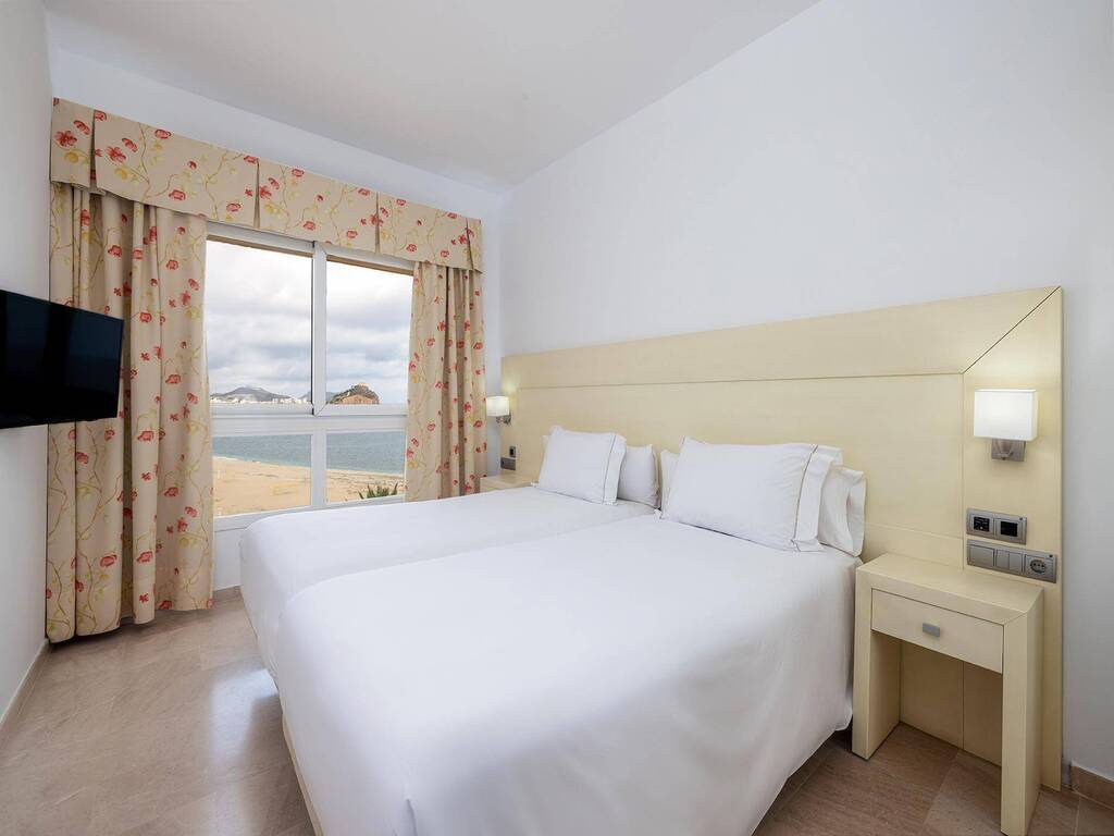 Schlafzimmer-Suite mit Meerblick