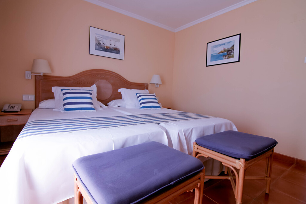DOUBLE ROOM WITH BALCONY