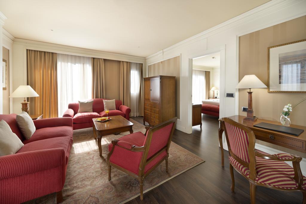 Junior Suite Premier Giralda-Blick mit Zustellbett