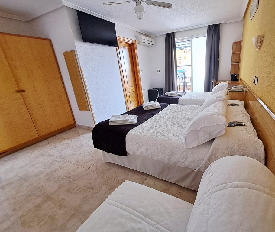 Habitación Triple Superior con terraza