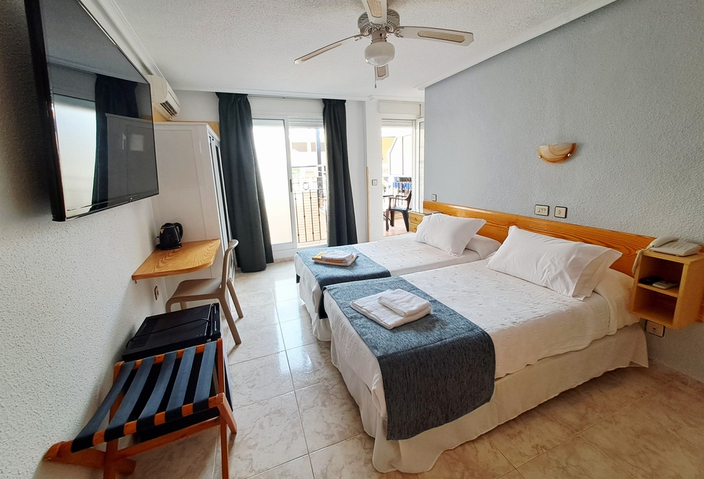 Double room + extra bed