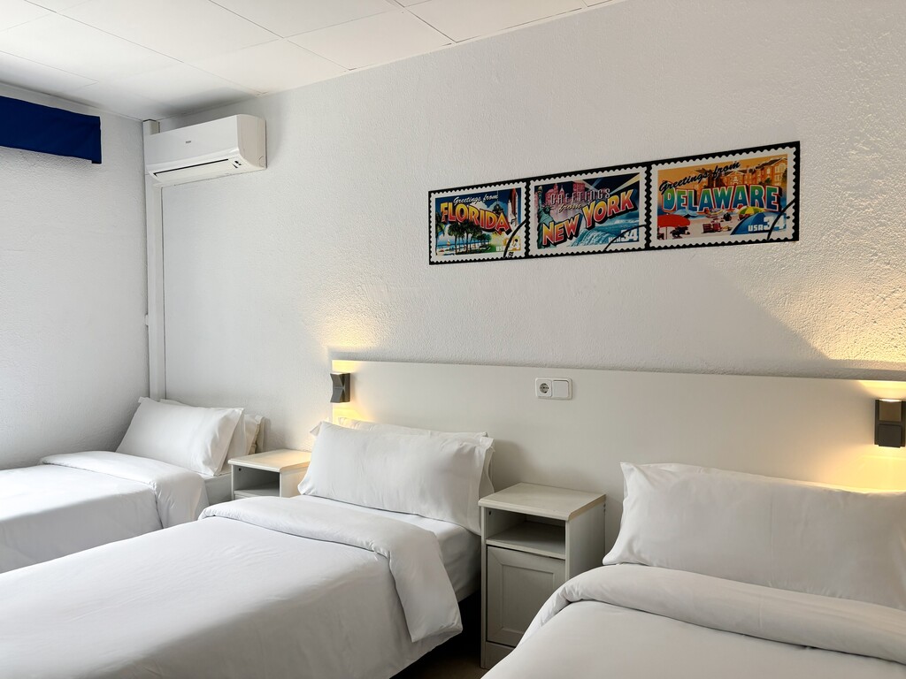 Classic Triple Room with Balcony