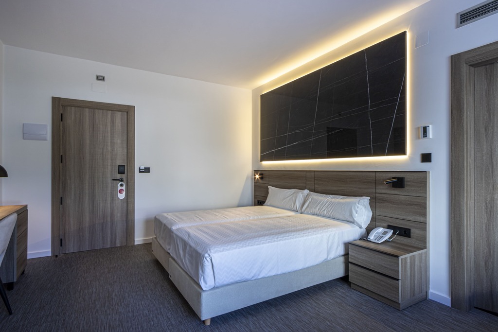 Quarto Duplo Standard com vista para a rua