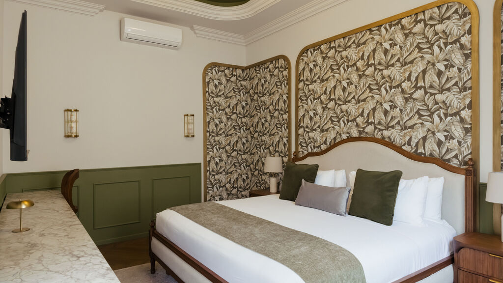 Deluxe Suite