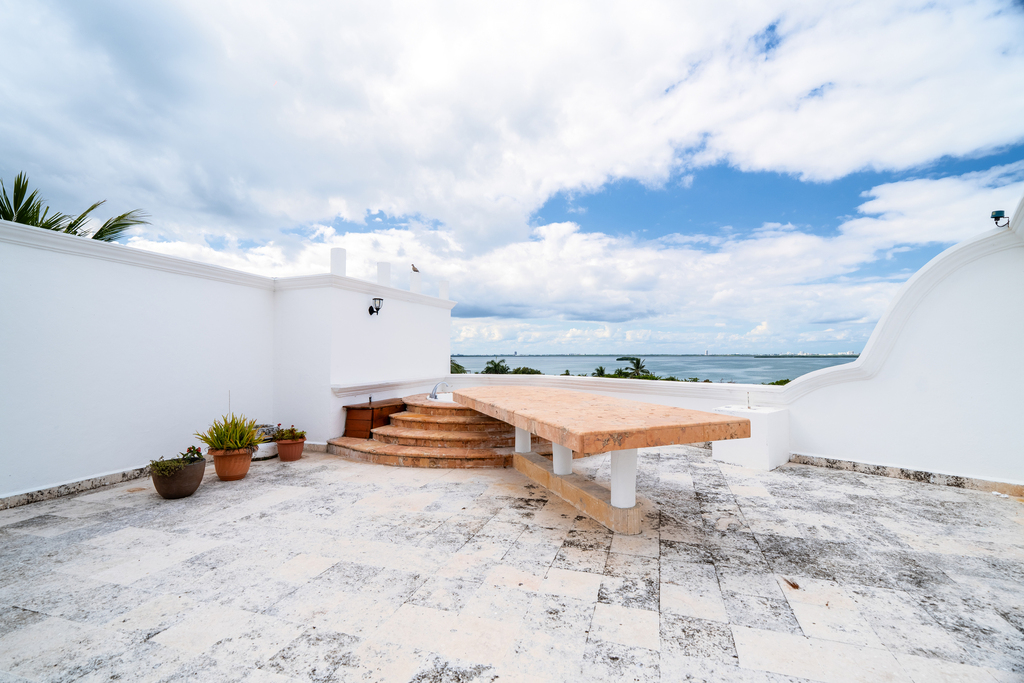 Two Bedroom Ocean View with Pool