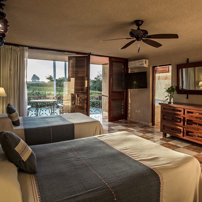 Suite Superior con Vista al Observatorio y 2 camas dobles