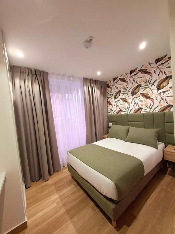Double double room with private bathroom