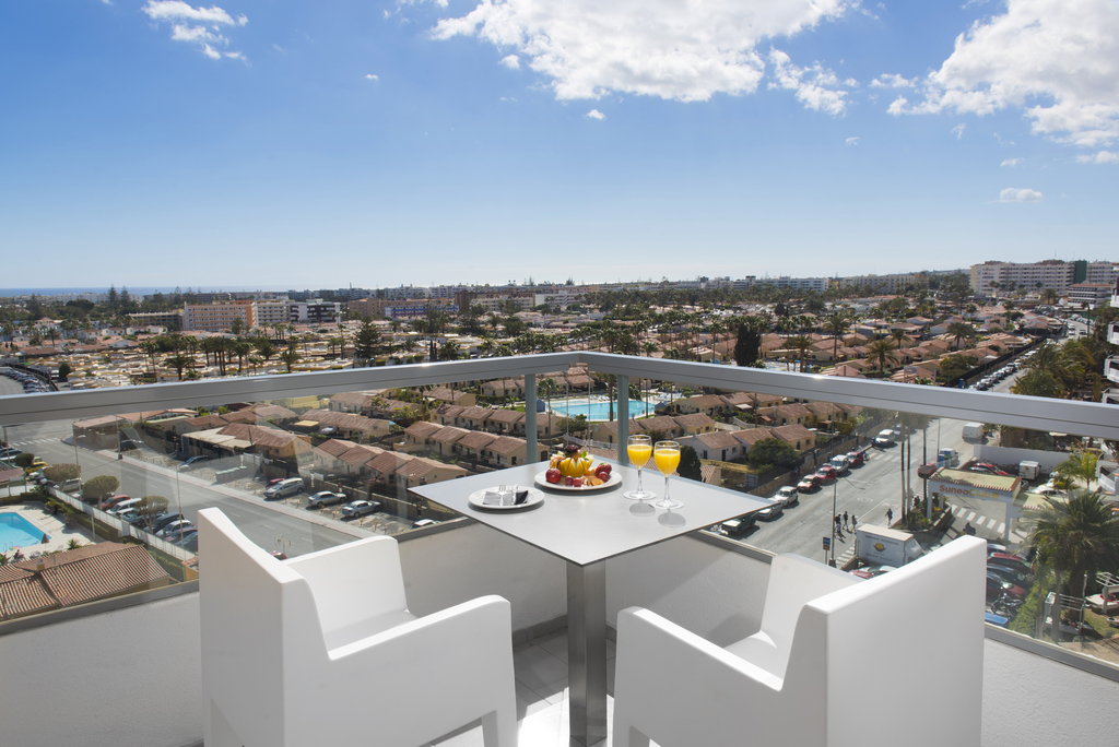 Standardzimmer in einem hohen Stockwerk