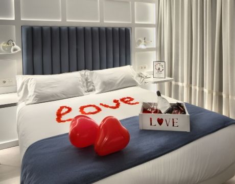 Love February at elVilla Castejon