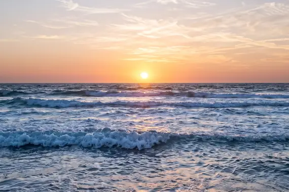 https://images.mirai.com/OFFERS%2FHOTELS%2F100121188%2Fatardecer.webp