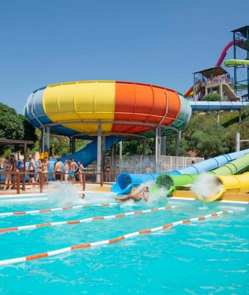 Special Package Hotel + Water park Aquarama