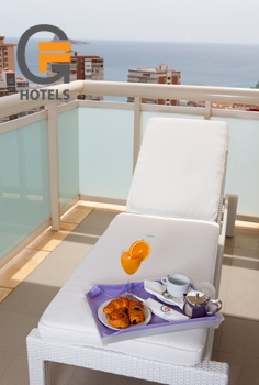https://images.mirai.com/OFFERS%2FHOTELS%2F100136122%2Fhabitacion_junior_suite53_1480591872281.jpg