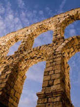 ALOJAMIENTO + VISITA GUIADA AL ACUEDUCTO GRATIS