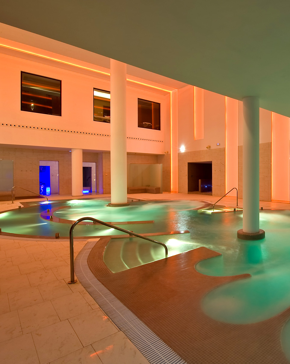 https://images.mirai.com/OFFERS%2FHOTELS%2F100363918%2FURH-Zen-Balagares-Oferta-Paquete-Termal.jpg