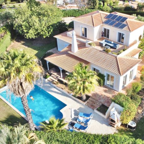 https://images.mirai.com/OFFERS%2FHOTELS%2F100376626%2FCASA_AZUL.jpg