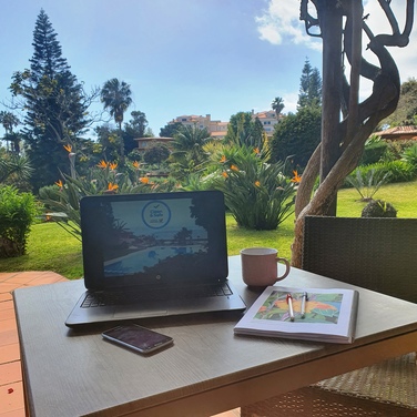Digital Nomads - Botanical Garden Office