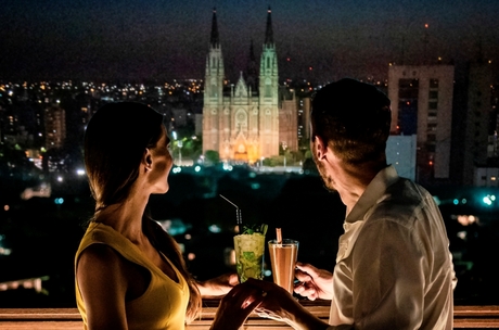 https://images.mirai.com/OFFERS%2FHOTELS%2F100377074%2FSan%20Valentin%20GBLaPlata%20-%20Web.jpg