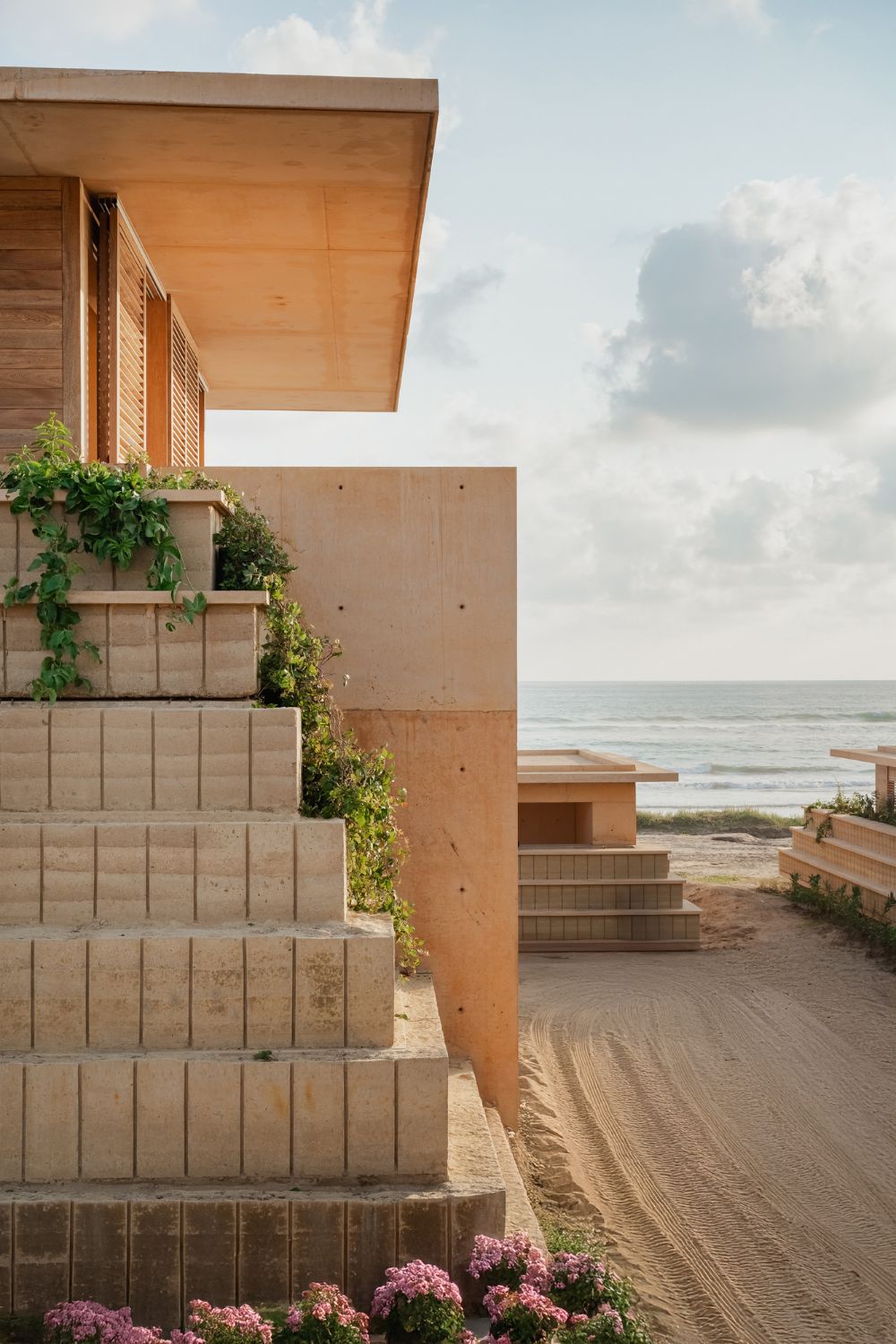 https://images.mirai.com/OFFERS%2FHOTELS%2F100379731%2Fkymaia%20hotel%20%286%29.jpg