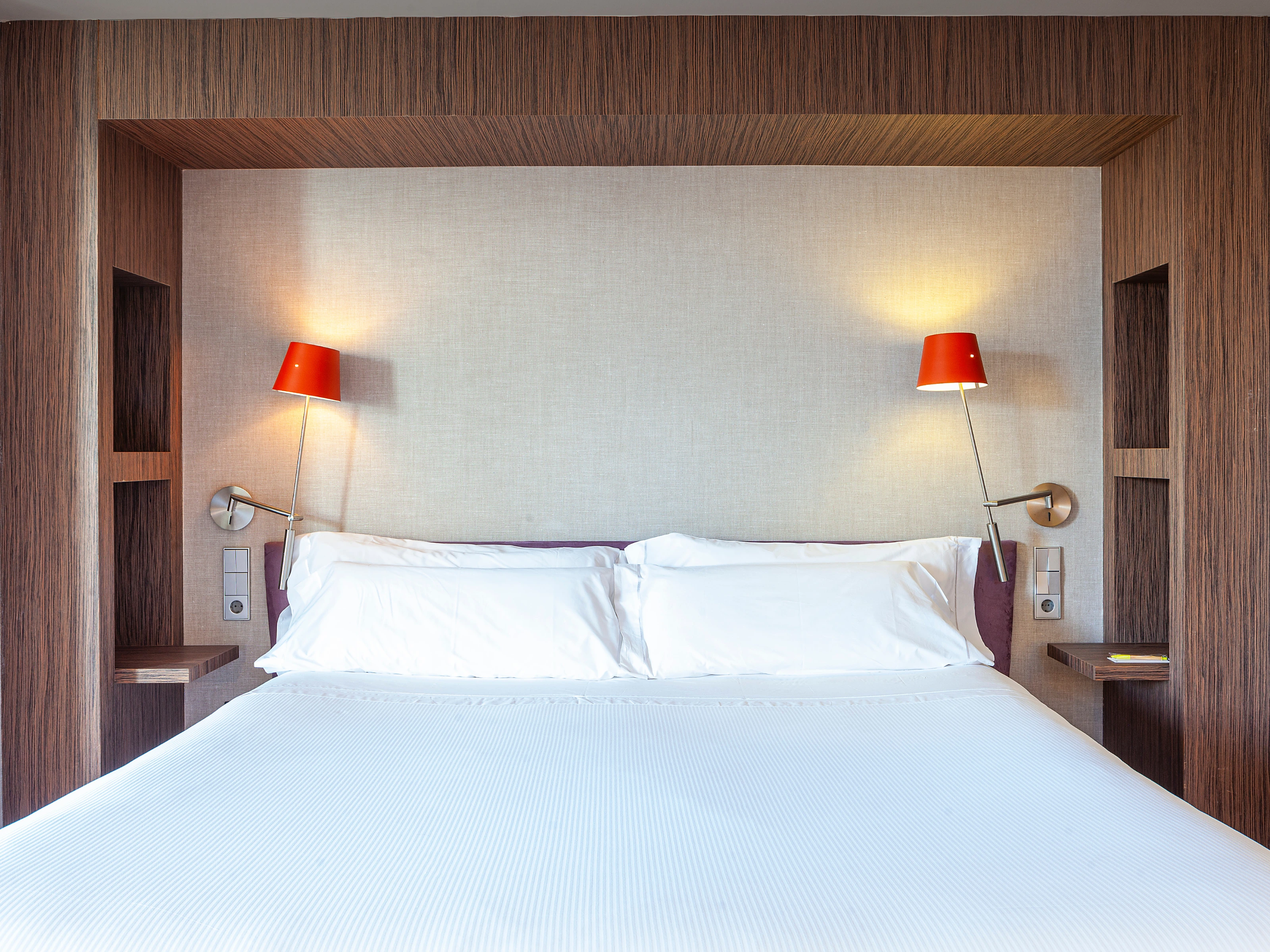 Non-refundable EARLY BOOKING (date change flexible)