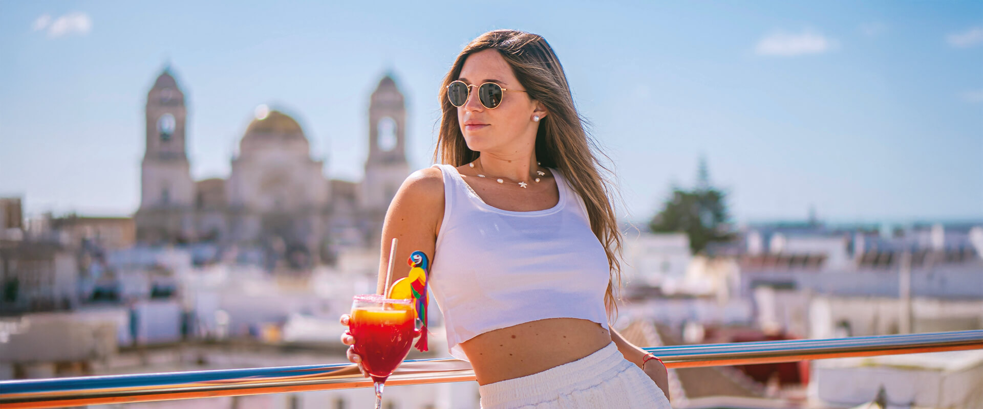 https://images.mirai.com/OFFERS%2FHOTELS%2F63759004%2F1920x800%20vivelo.jpg